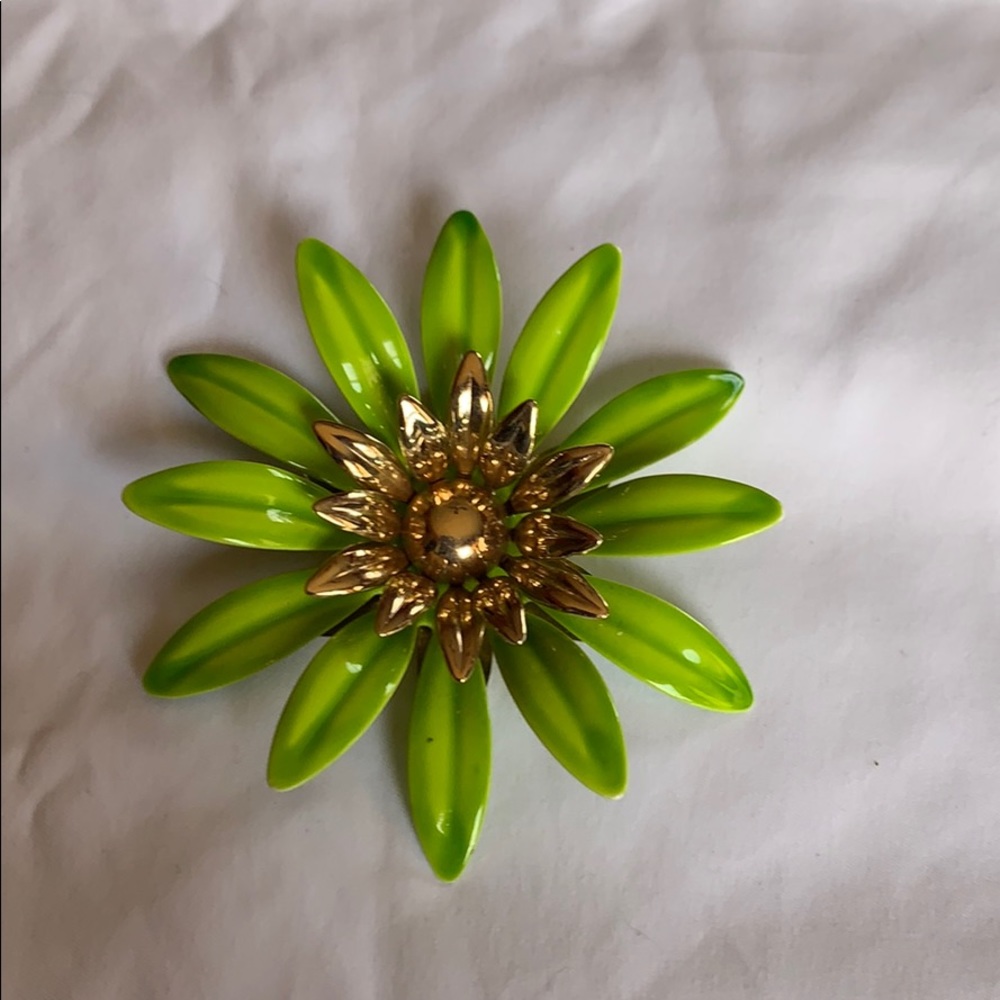 Sarah Coventry Vintage Green Brooch